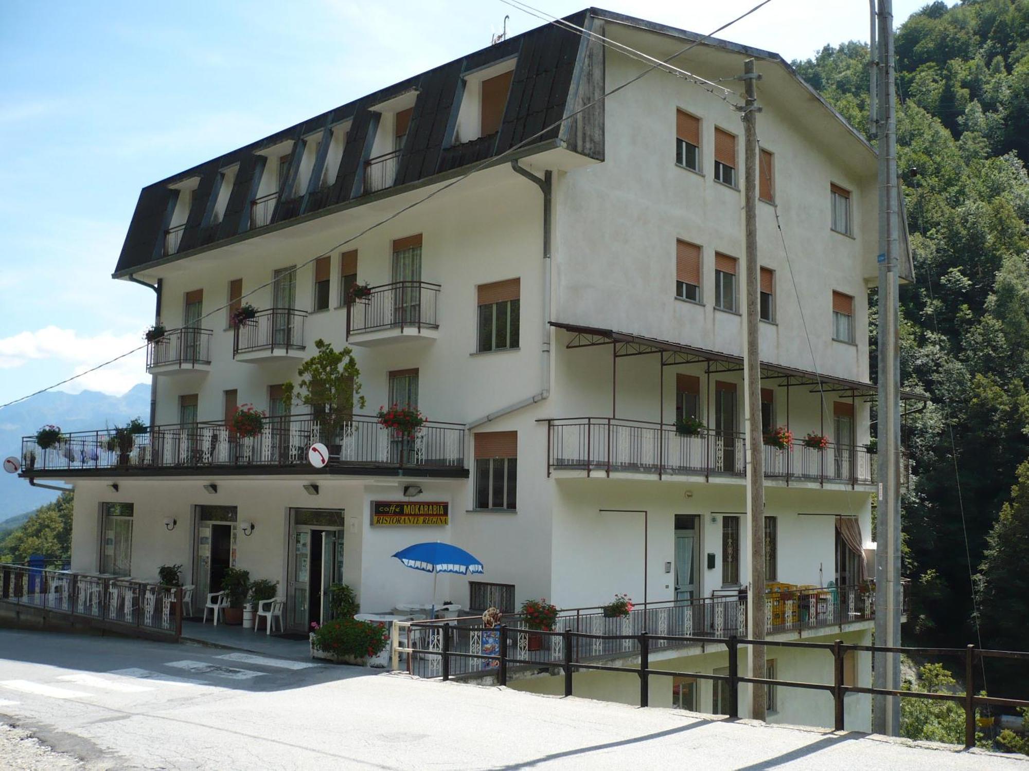 Albergo Ristorante Regina Bognanco エクステリア 写真