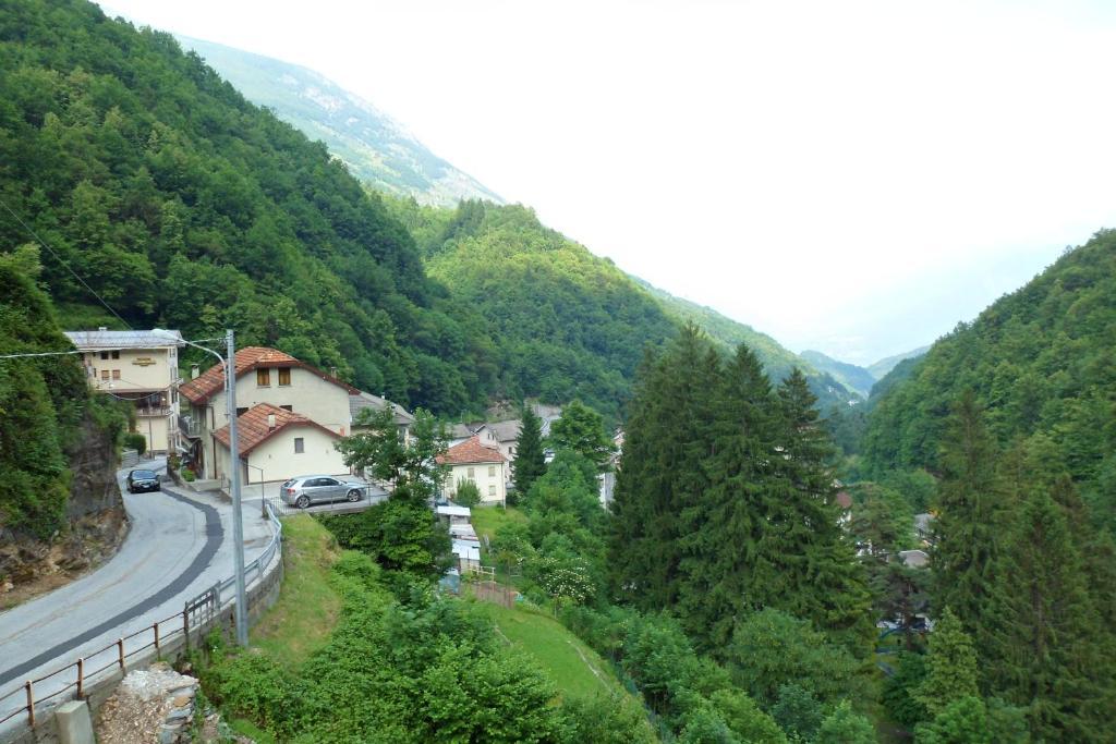 Albergo Ristorante Regina Bognanco エクステリア 写真