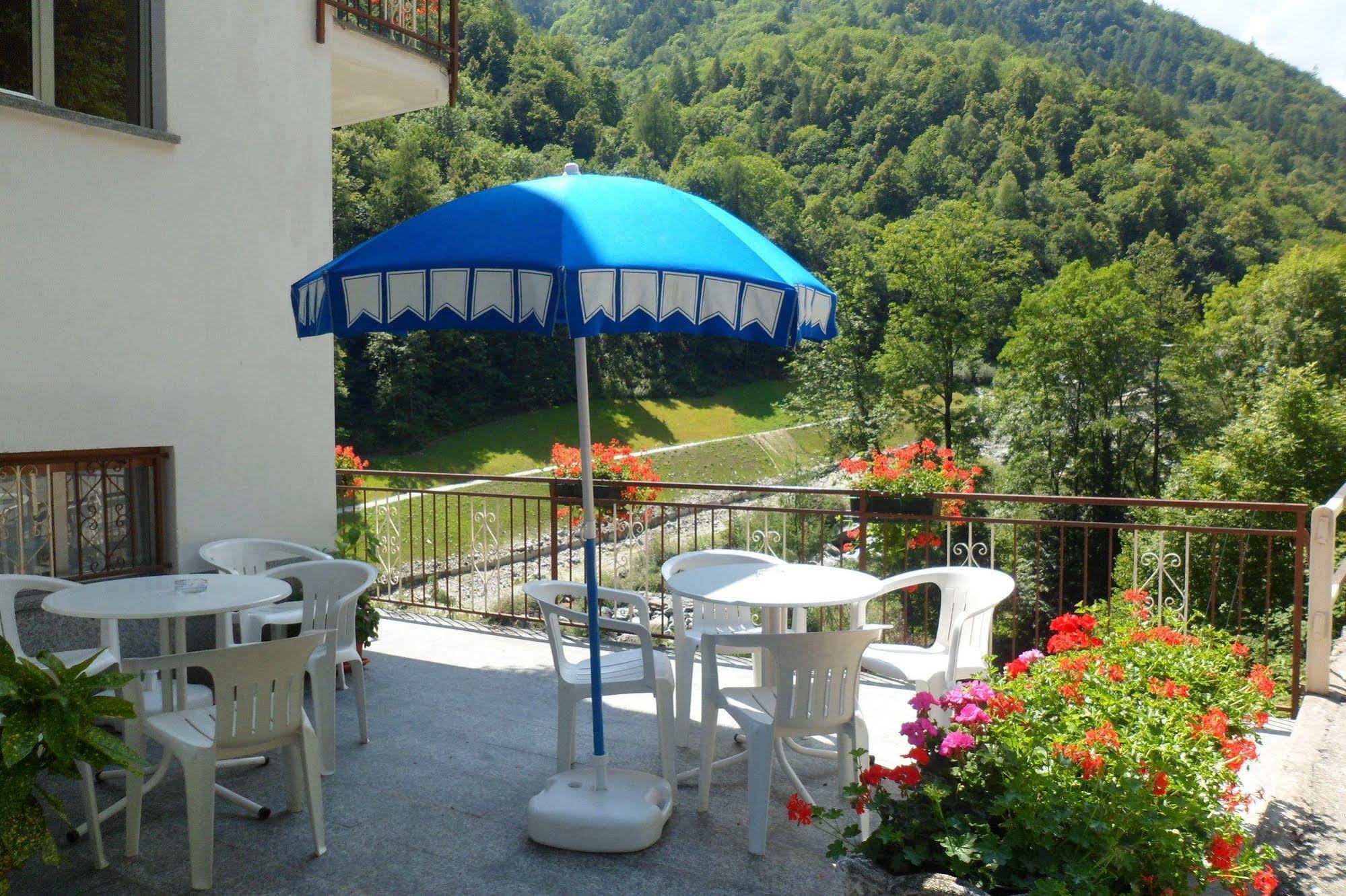 Albergo Ristorante Regina Bognanco エクステリア 写真